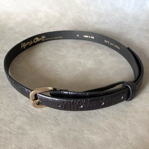 Alice + Olivia Skinny Croc Leather Belt in Black